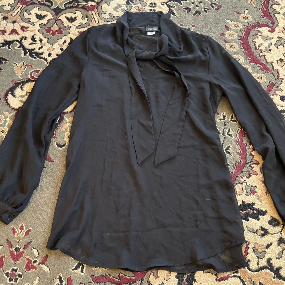 Retrolicious Black Bow Blouse